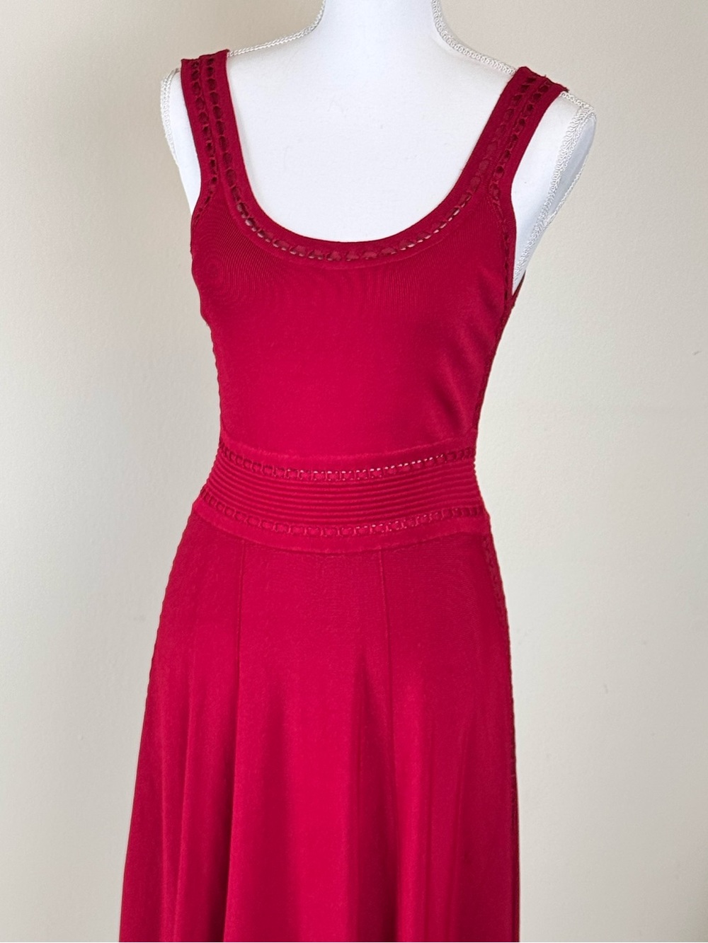 Alice + Olivia Woman’s Medium Midi Dress Red Heather Scoop Fit & Flare Dress